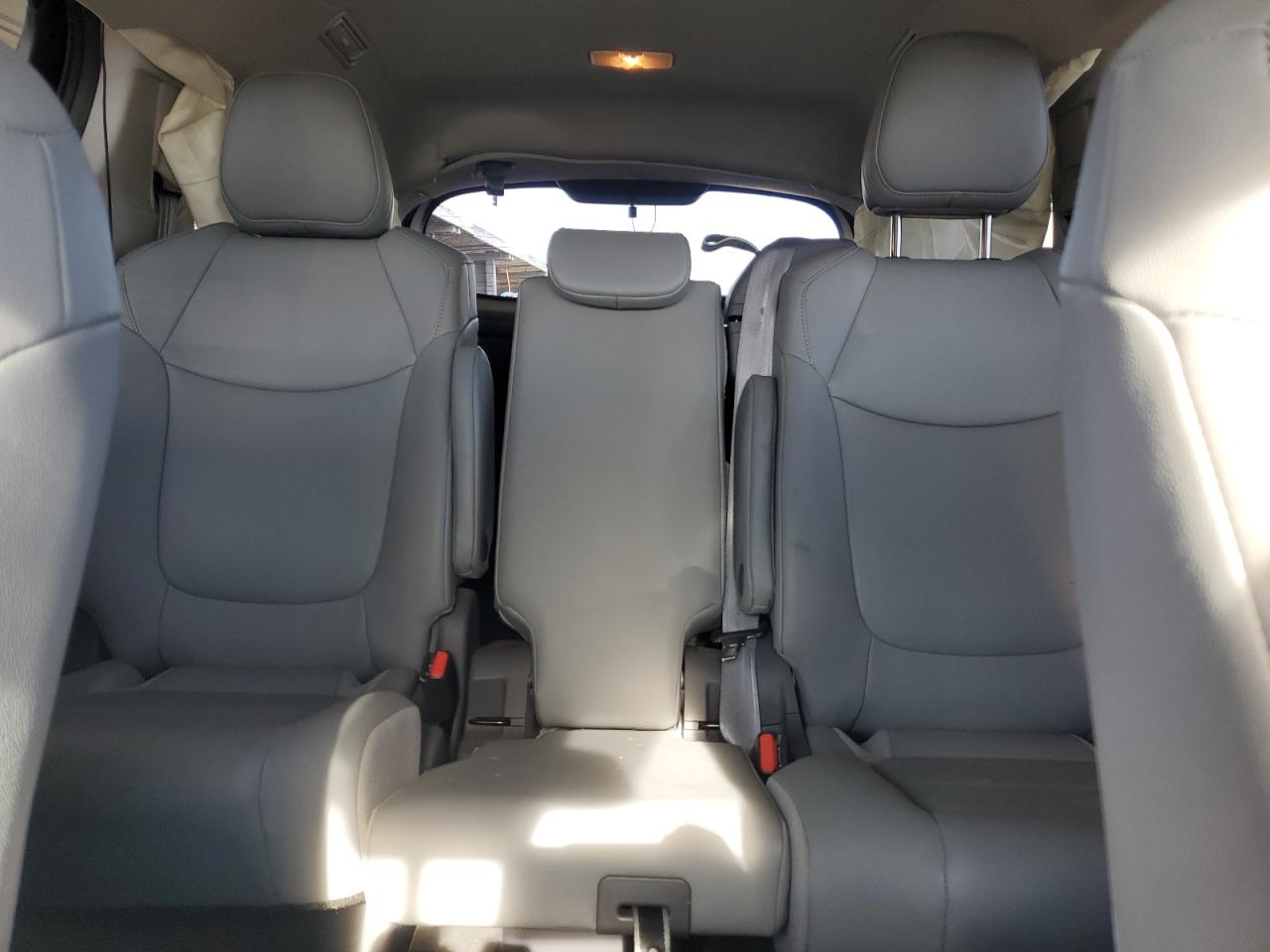 2021 Toyota Sienna - Image 10