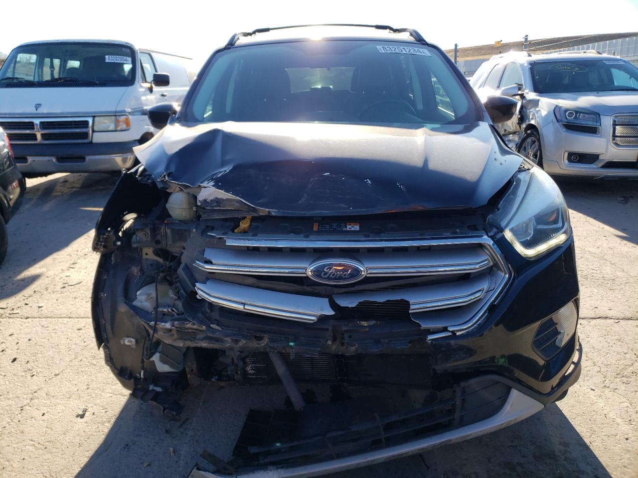 VIN 1FMCU9GD6HUA37133 2017 FORD ESCAPE no.5