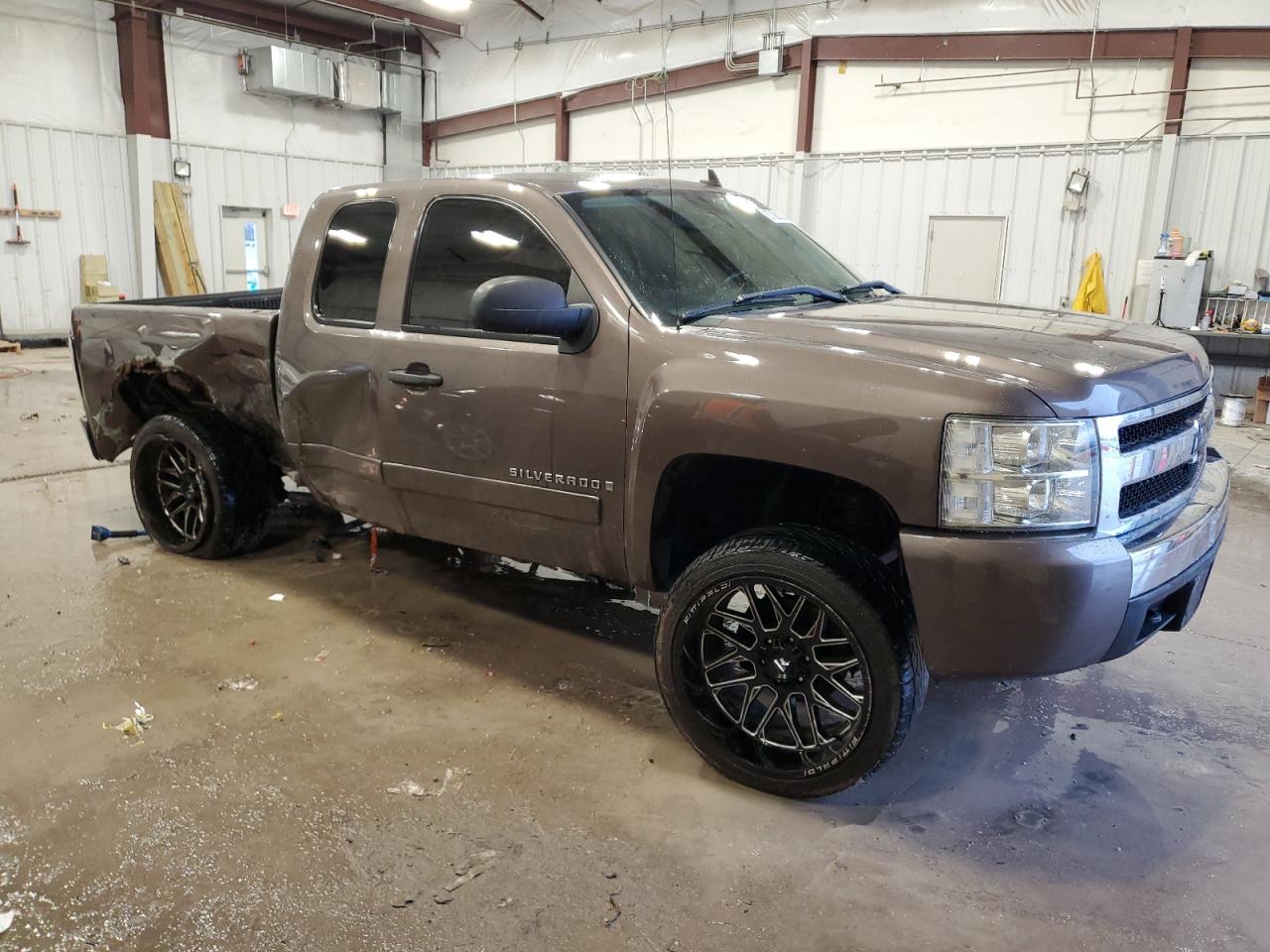 2008 Chevrolet Silverado - Image 4