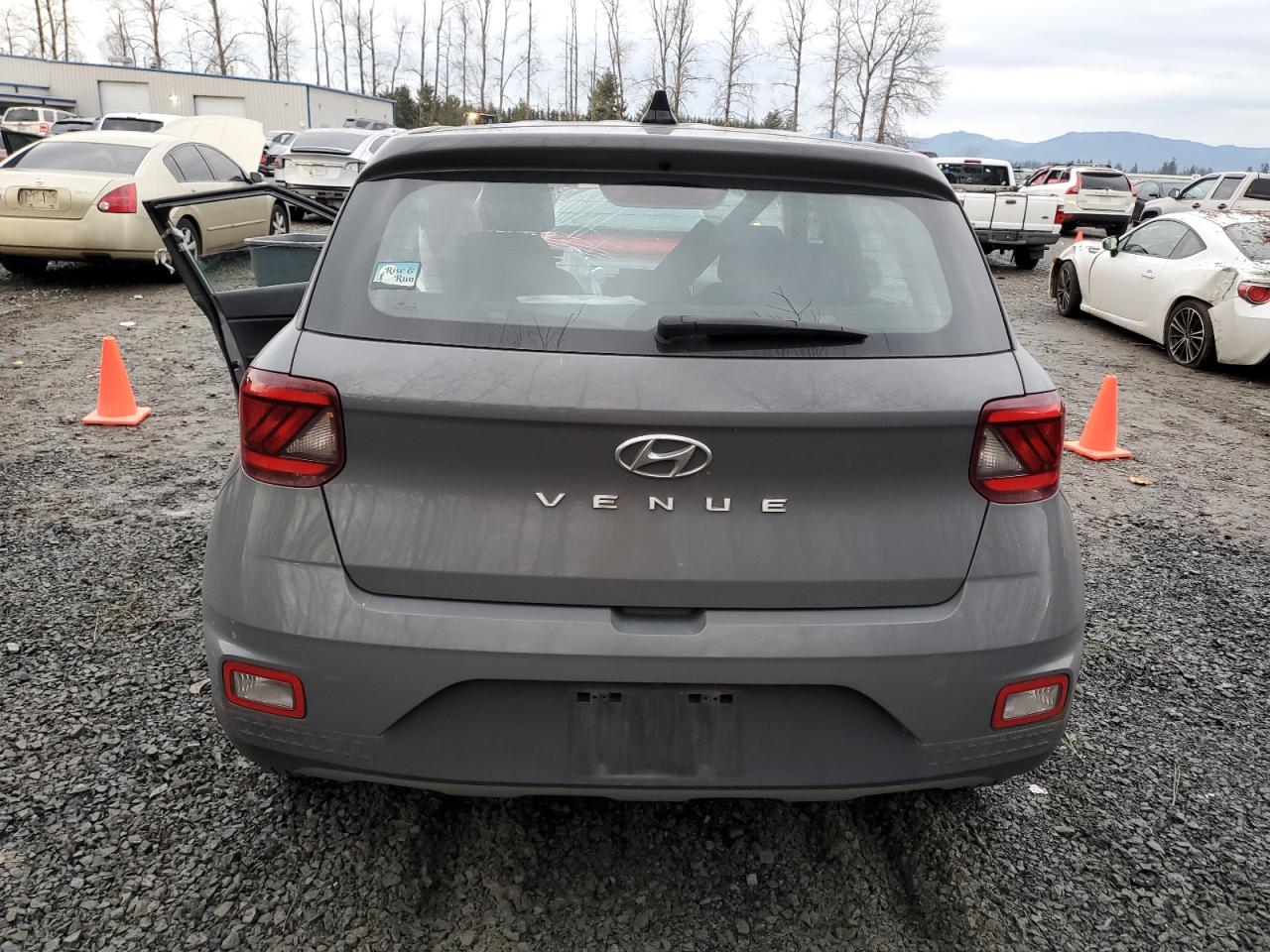 2022 Hyundai Venue Se VIN: KMHRB8A37NU147632 Lot: 83461164