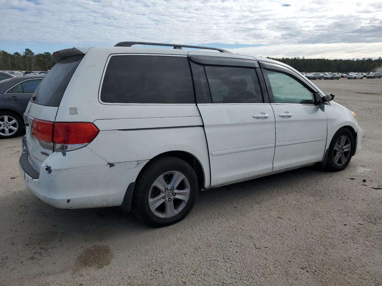 2010 Honda Odyssey - Image 3