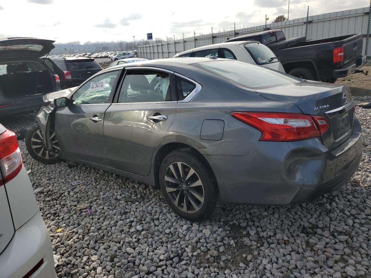 2017 Nissan Altima - Image 2