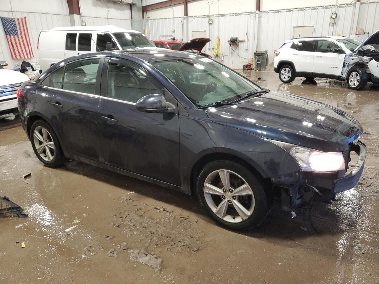 VIN 1G1PE5SB4F7253858 2015 CHEVROLET CRUZE no.4