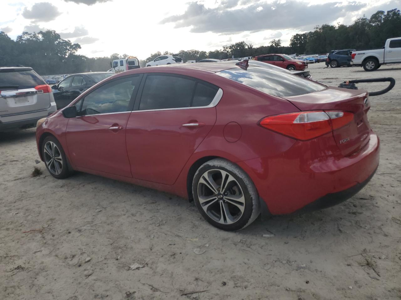 VIN KNAFX4A87G5526783 2016 KIA FORTE no.2