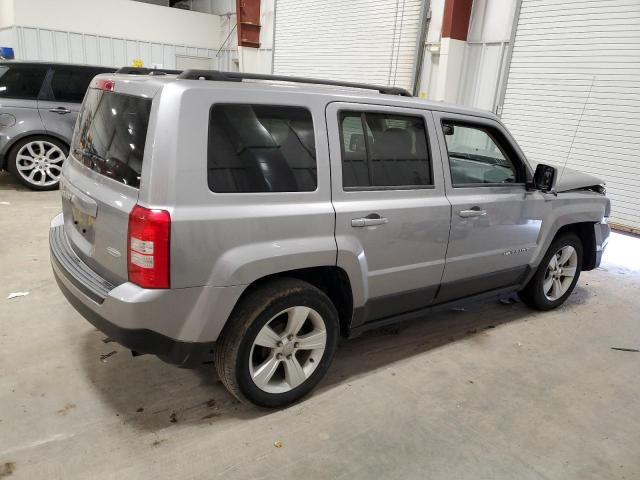  JEEP PATRIOT 2016 Srebrny