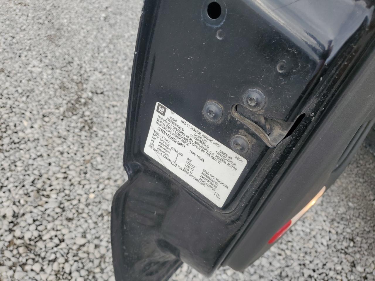 2006 GMC Sierra - Image 12