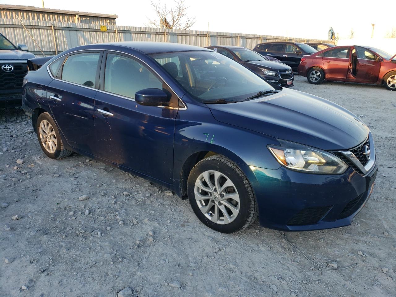 VIN 3N1AB7AP8JY301600 2018 NISSAN SENTRA no.4