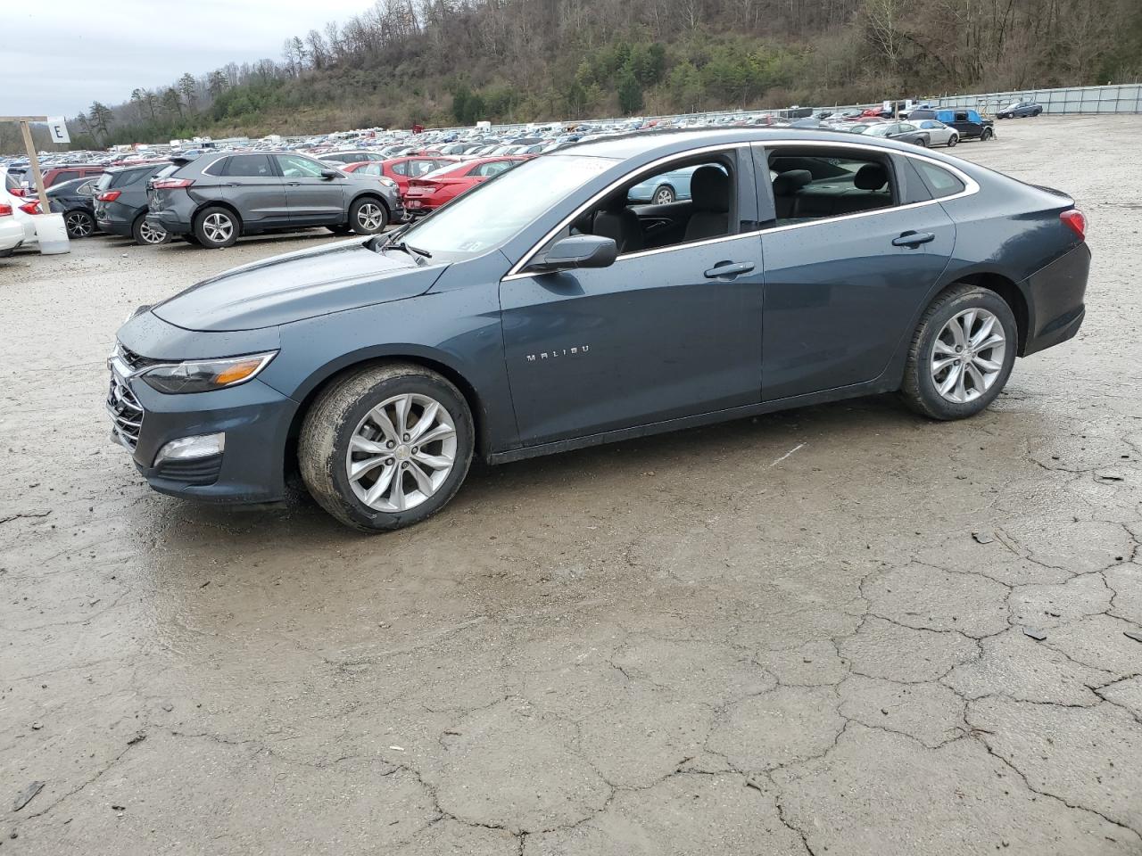 2019 Chevrolet Malibu Lt for Sale in Hurricane, WV - Front End