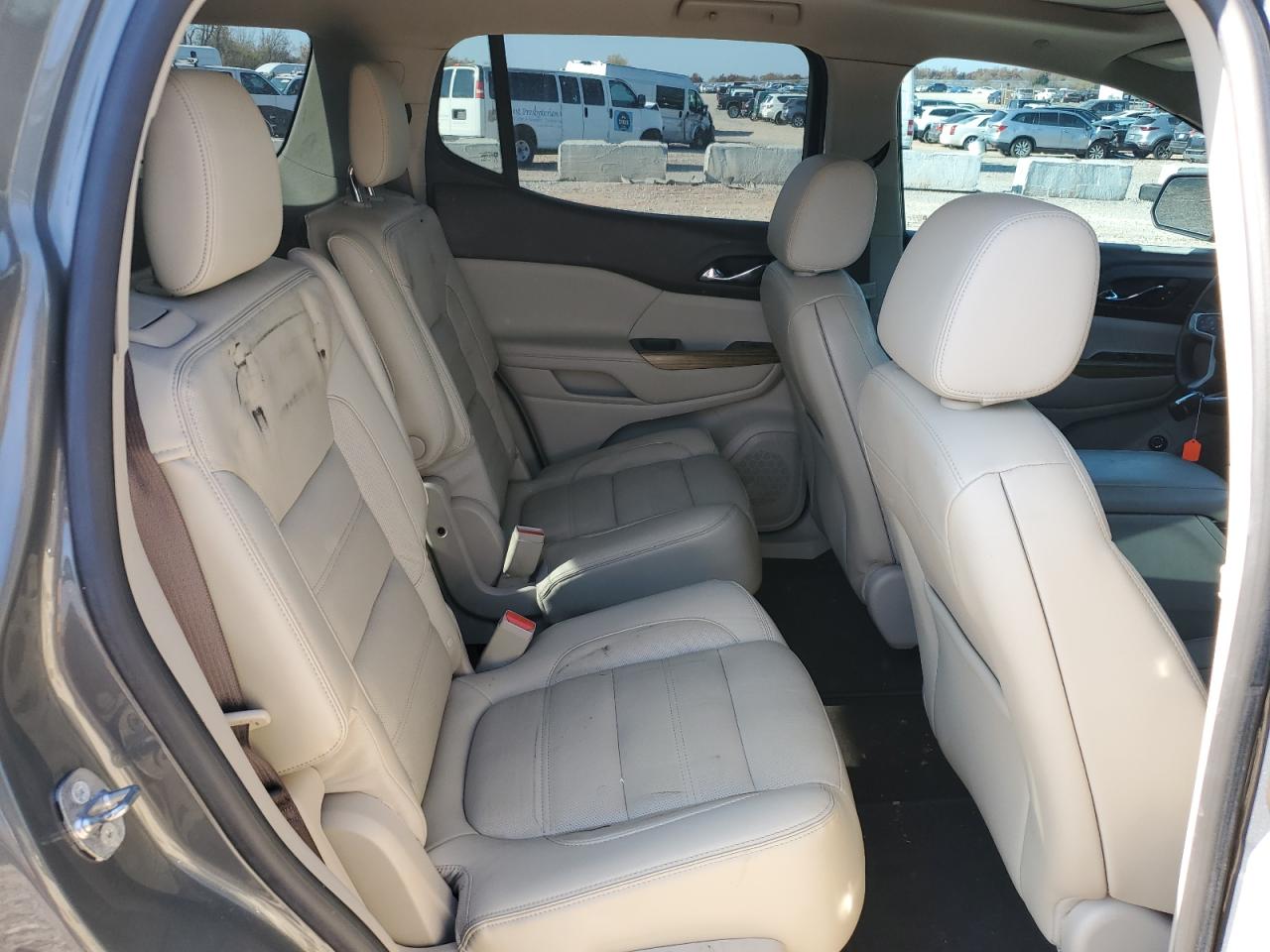 2017 GMC Acadia - Image 11