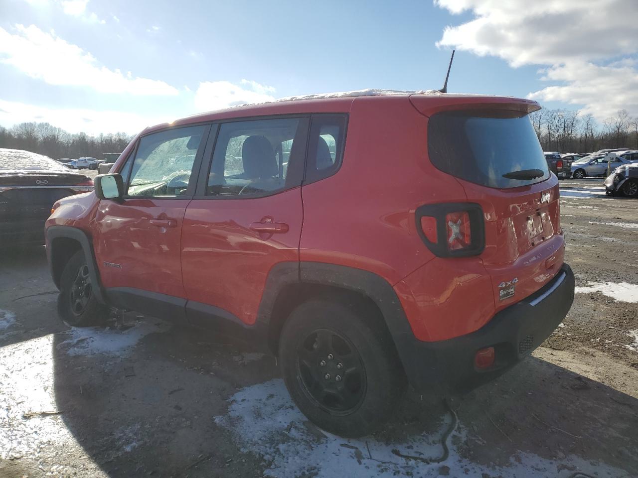 VIN ZACNJDA10NPN64621 2022 JEEP RENEGADE no.2