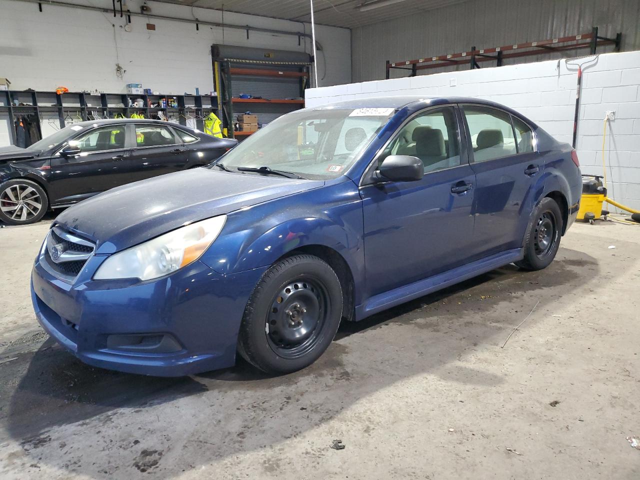 2011 Subaru Legacy 2.5I zu verkaufen in Candia, NH - Front End
