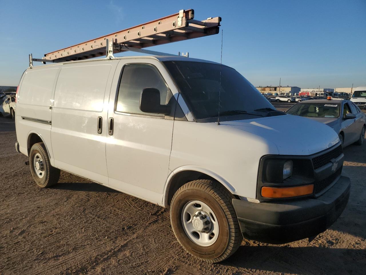 VIN 1GCWGFCF1F1240802 2015 CHEVROLET EXPRESS no.4