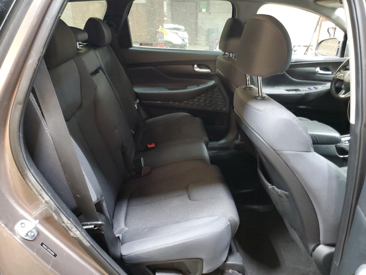 2019 Hyundai Santa Fe - Image 11