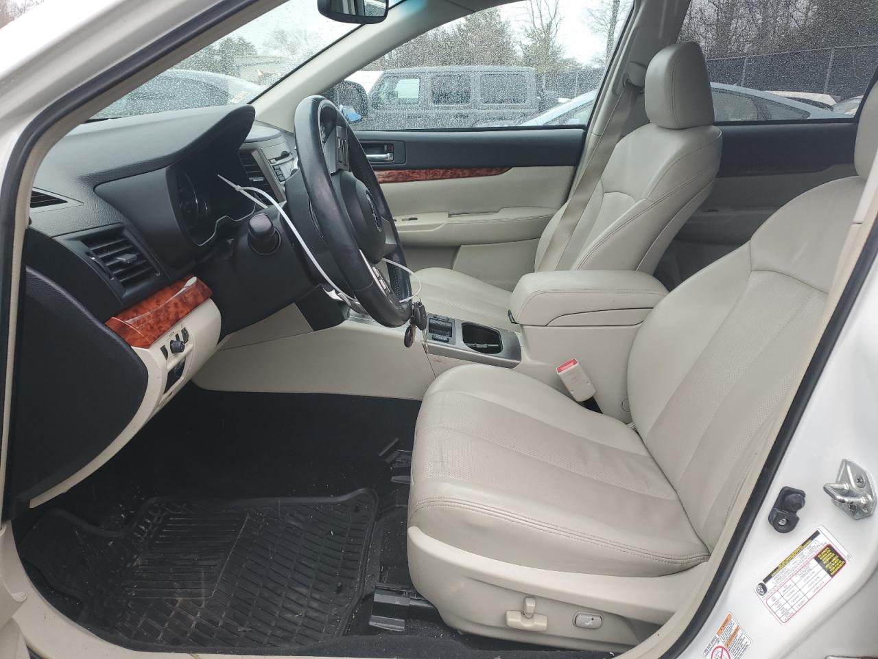 2011 Subaru Outback - Image 7