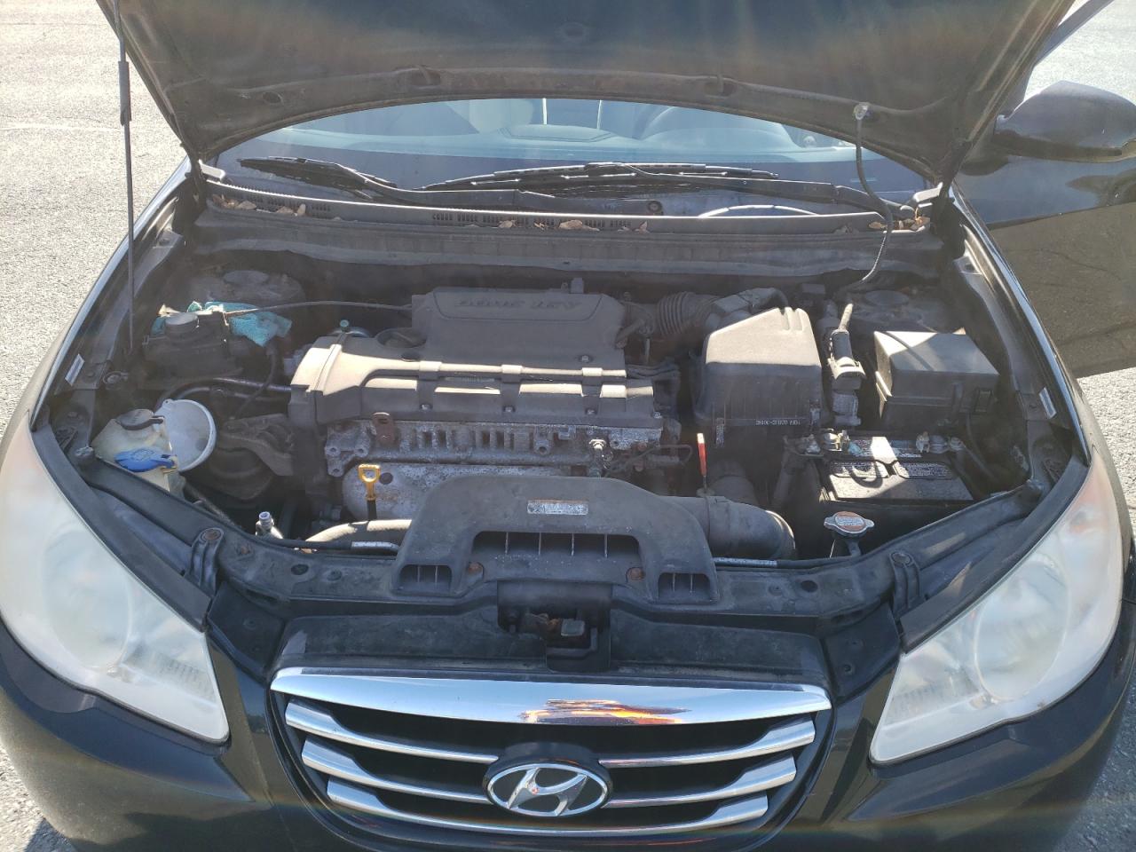 2010 Hyundai Elantra - Image 12