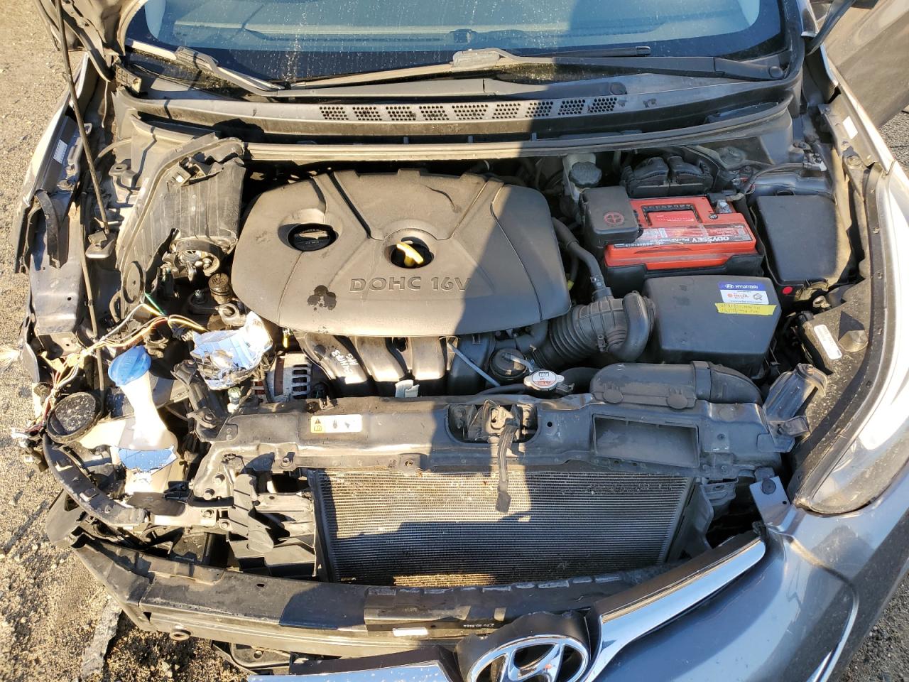 2016 Hyundai Elantra - Image 11