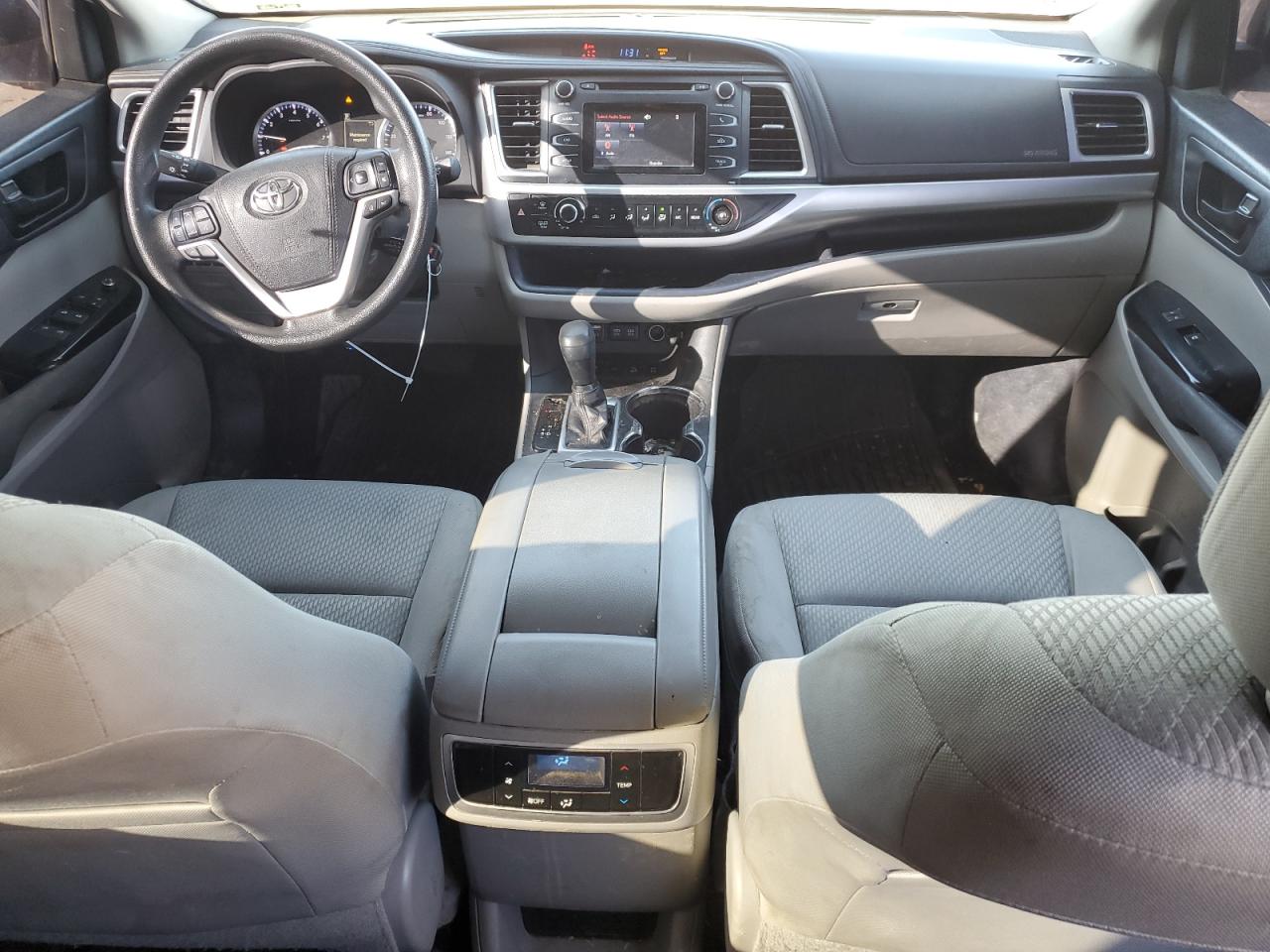 2017 Toyota Highlander - Image 8