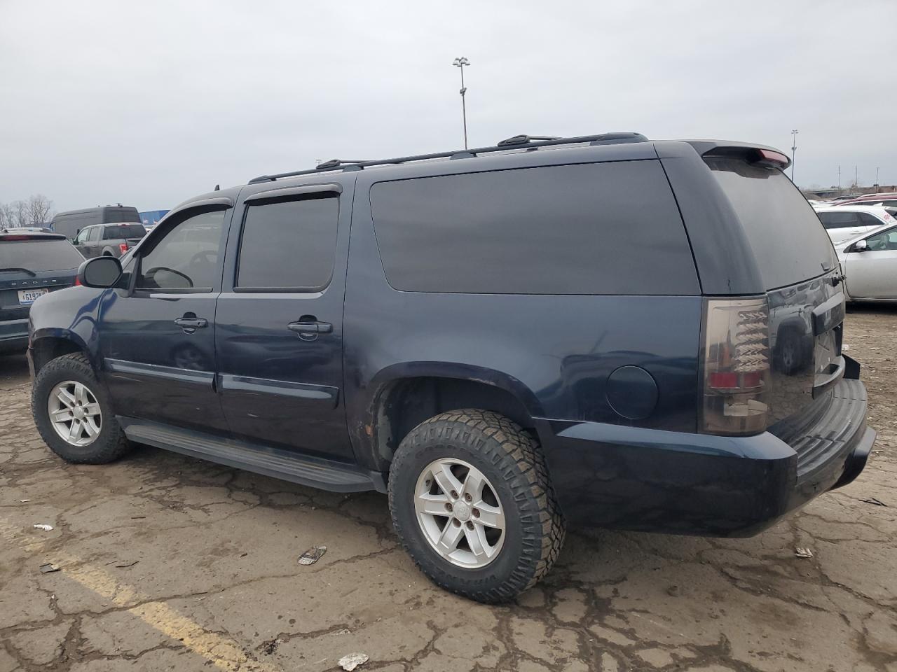 2009 GMC Yukon - Image 2