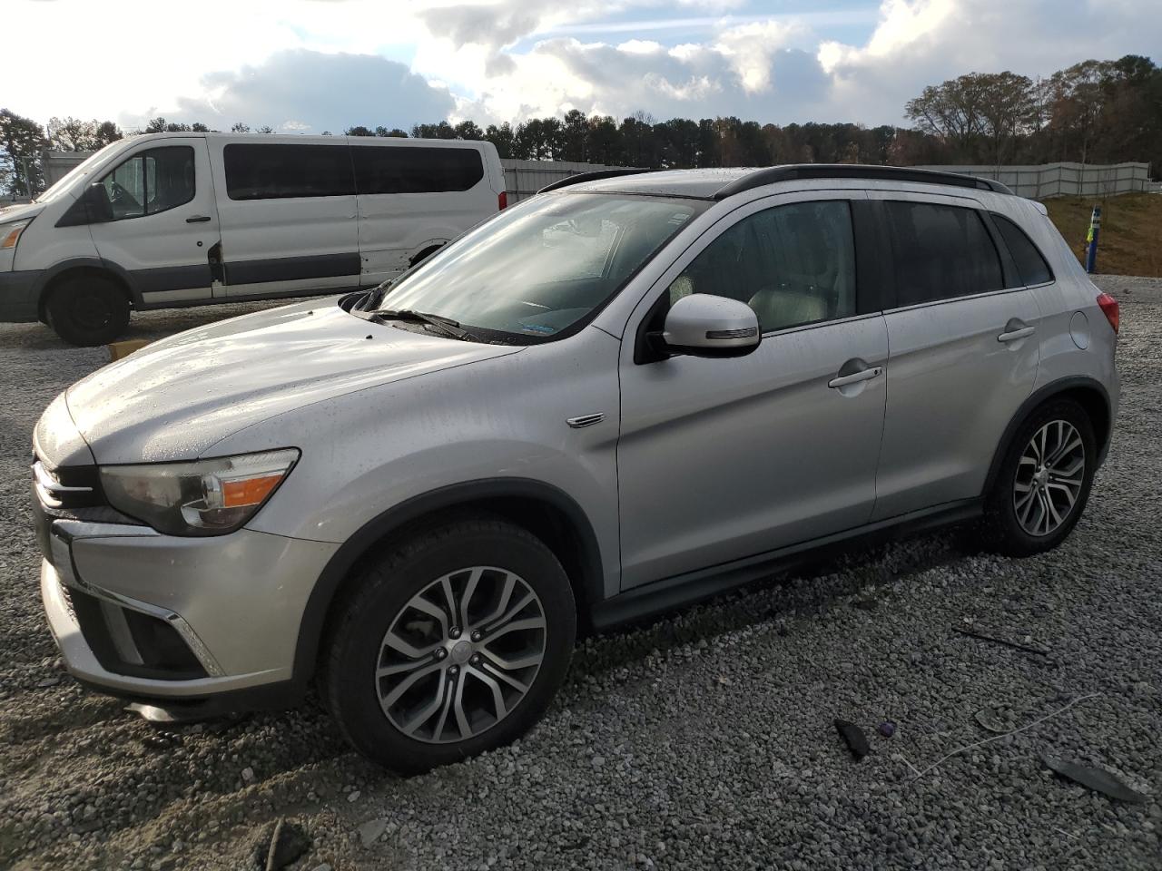 2018 Mitsubishi Outlander - Image 1