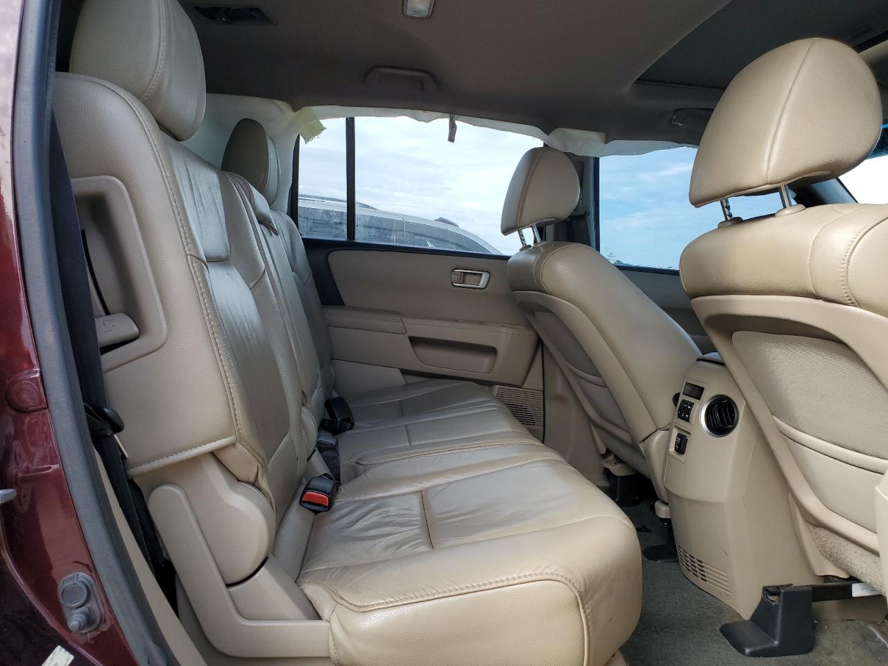 2015 Honda Pilot - Image 11