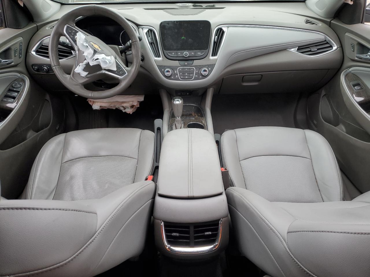 2019 Chevrolet Malibu - Image 8