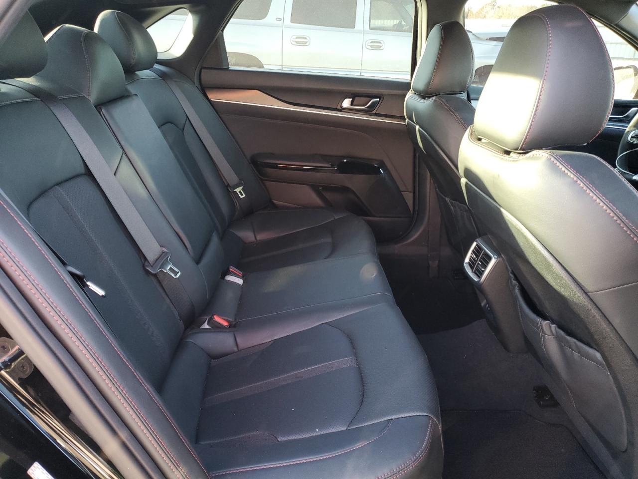2023 Kia K5 - Image 10