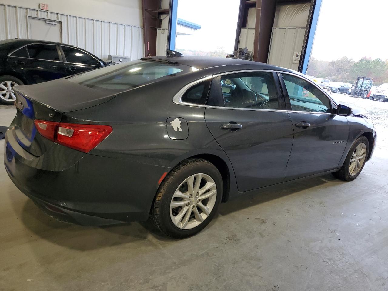 VIN 1G1ZD5ST5JF146708 2018 CHEVROLET MALIBU no.3