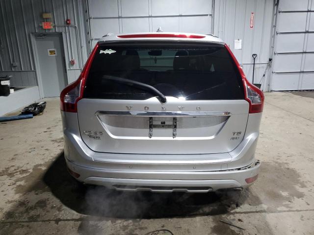  VOLVO XC60 2017 Srebrny