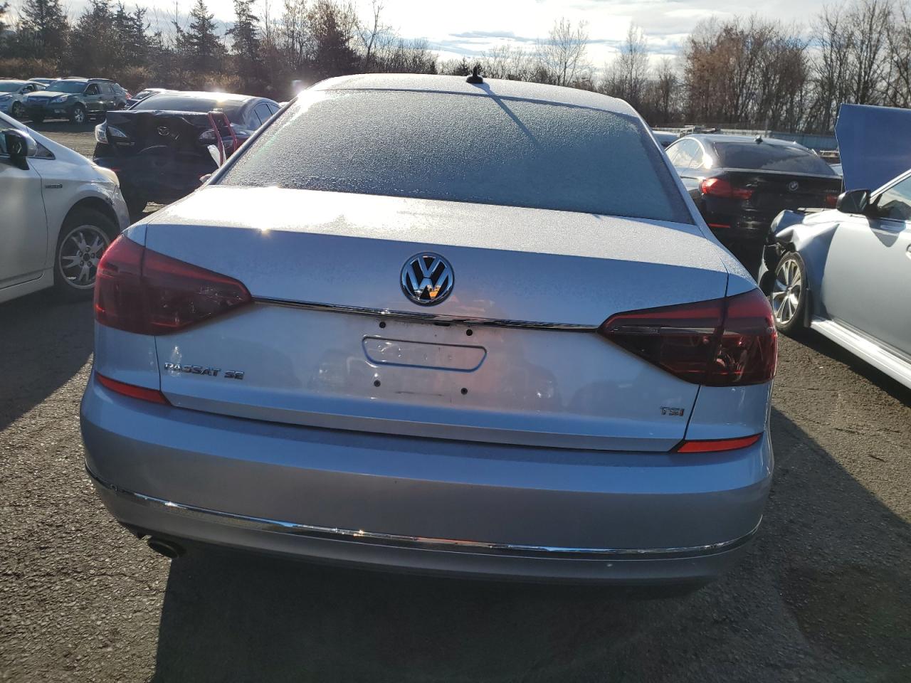 2017 Volkswagen Passat - Image 6