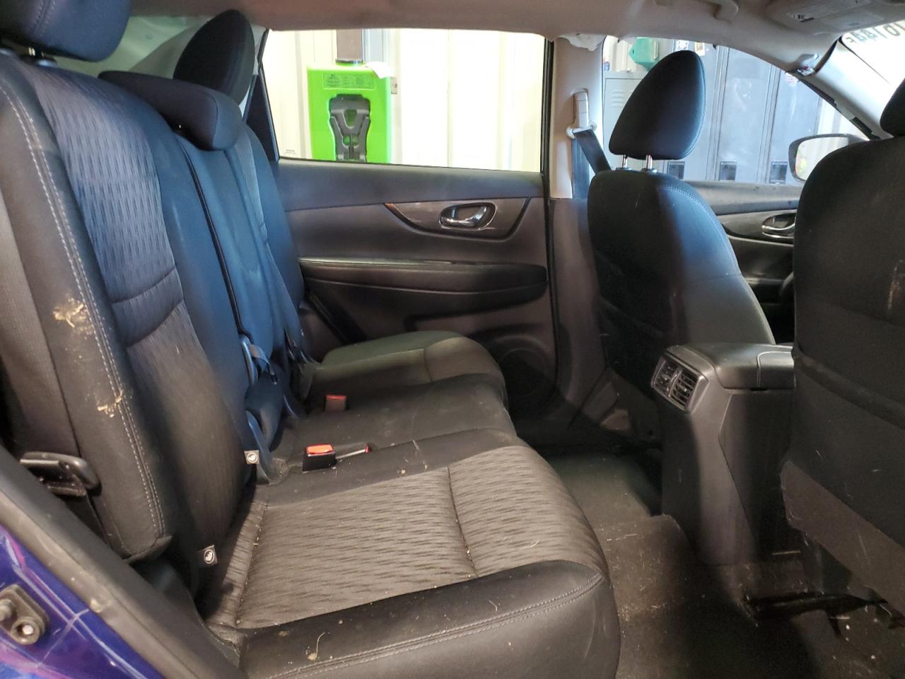 2017 Nissan Rogue - Image 11