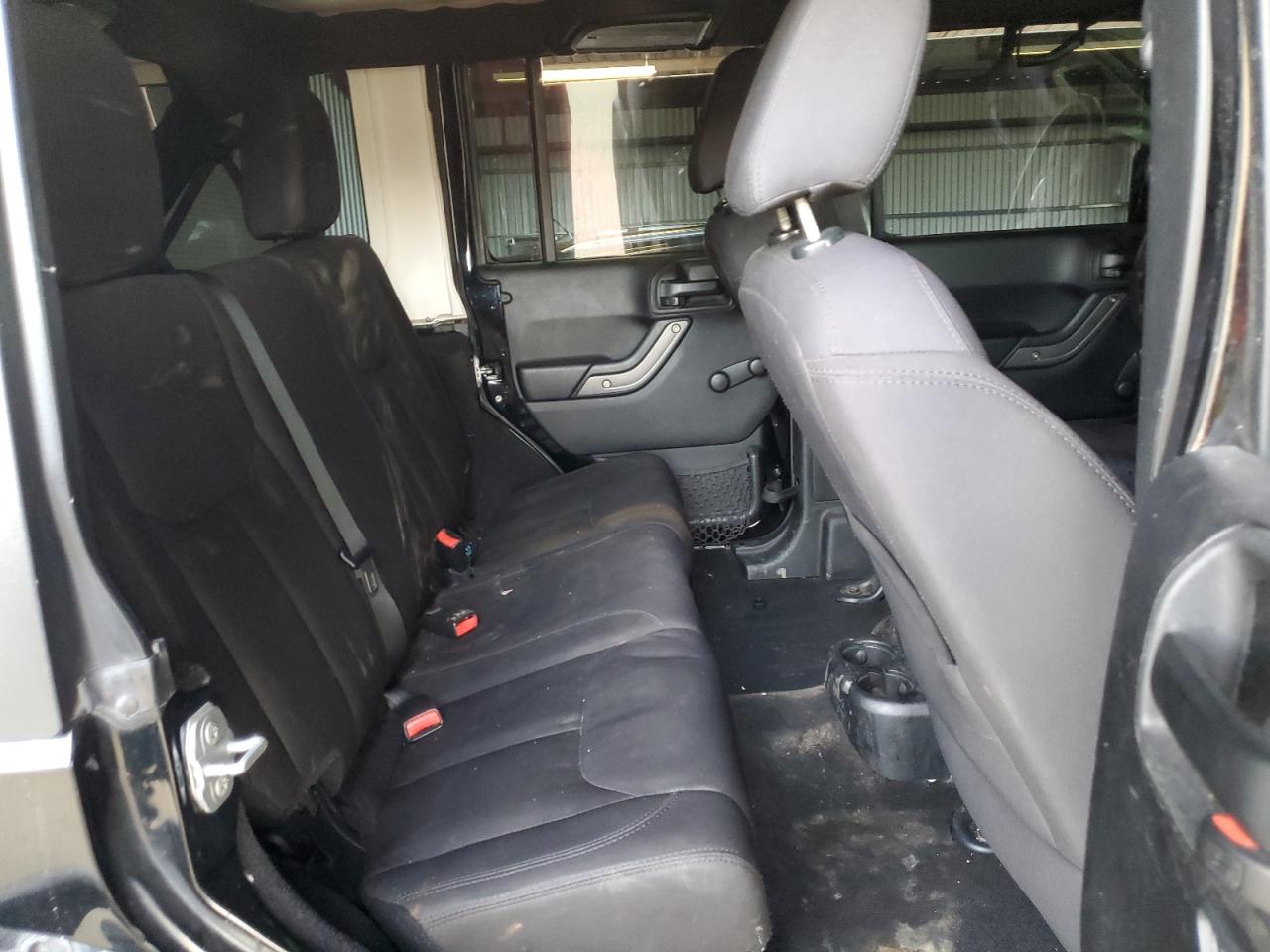 2015 Jeep Wrangler - Image 10