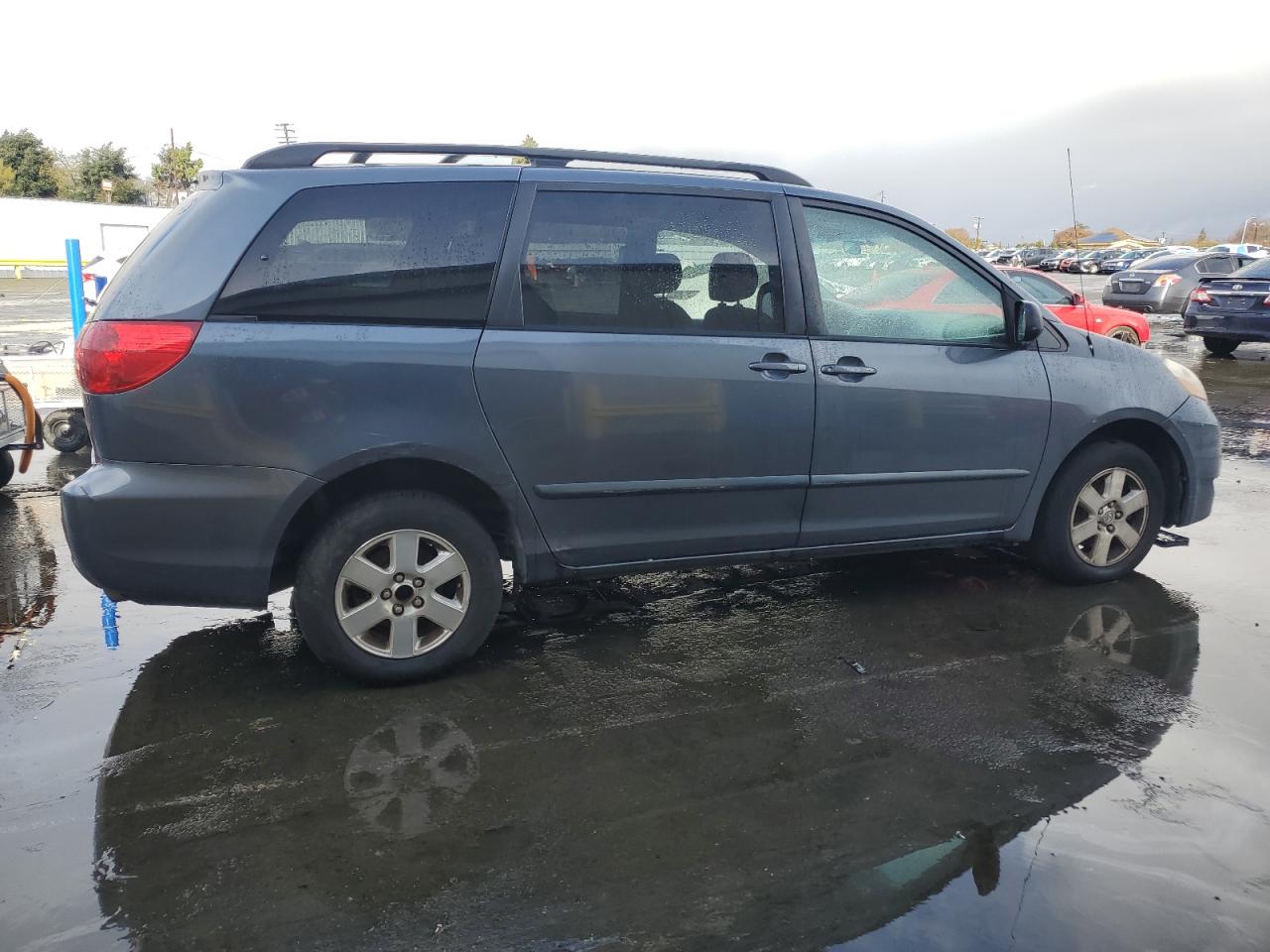 2007 Toyota Sienna - Image 3