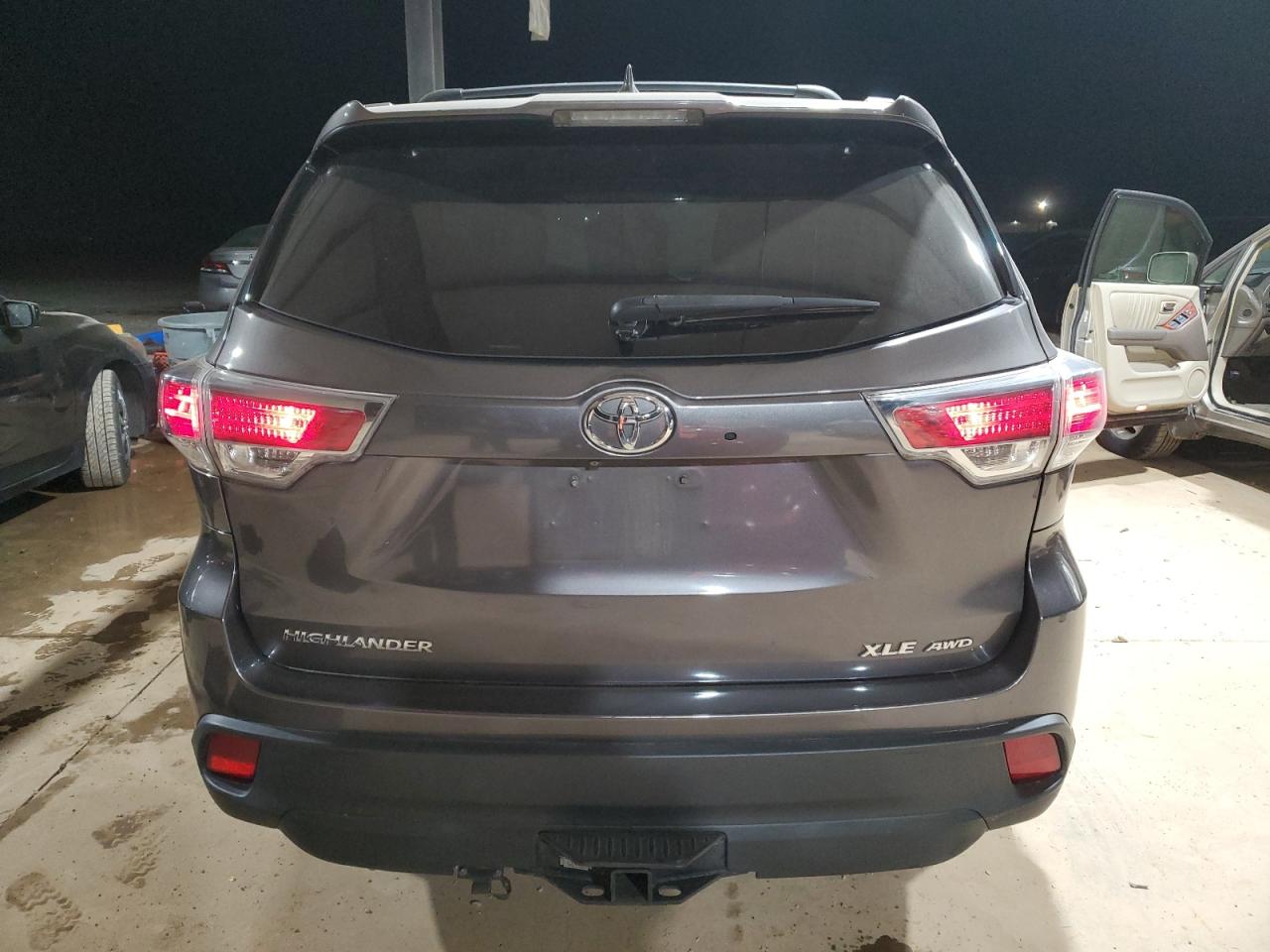 2015 Toyota Highlander - Image 6