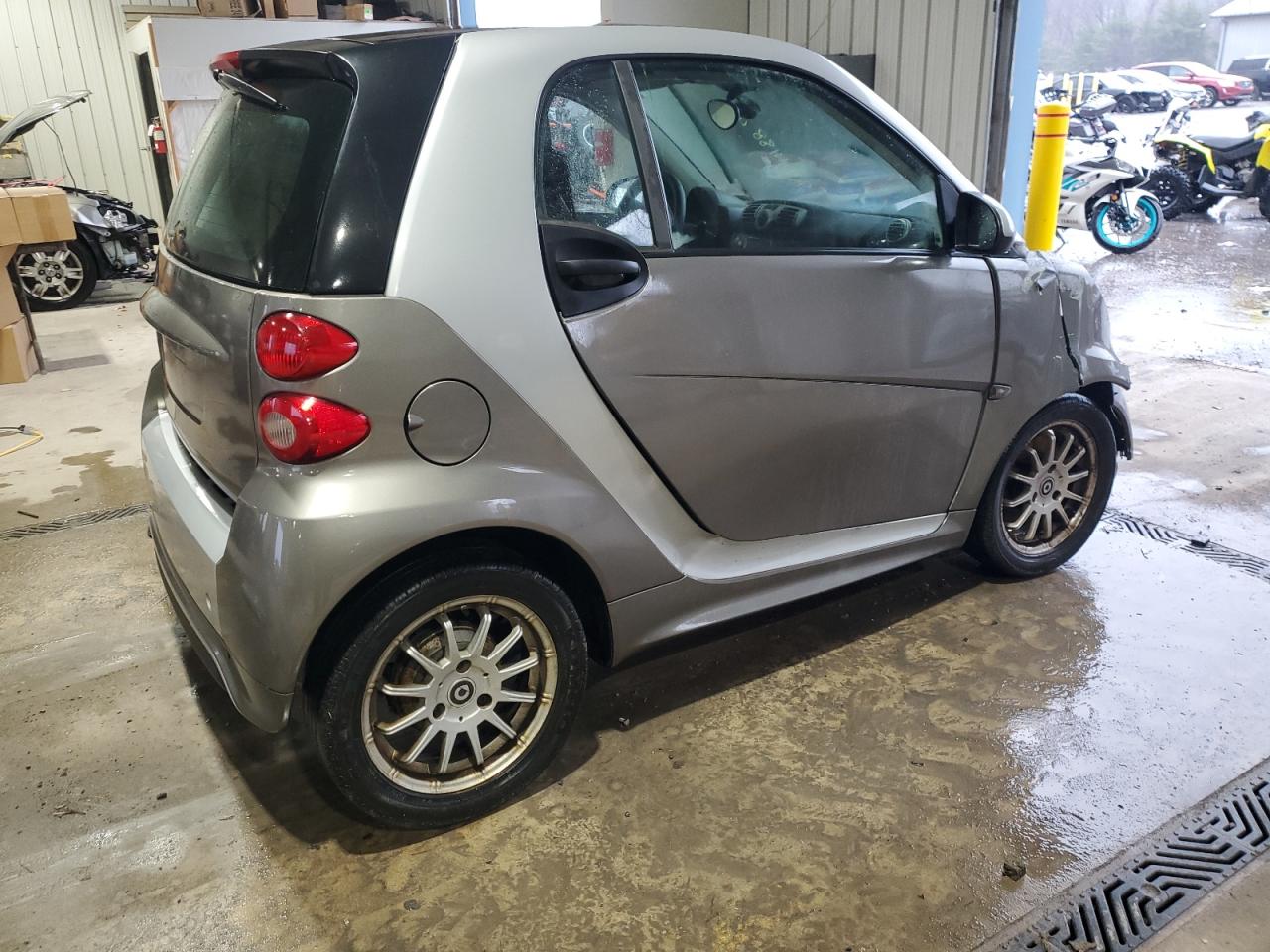 VIN WMEEJ3BA9DK631514 2013 SMART FORTWO no.3