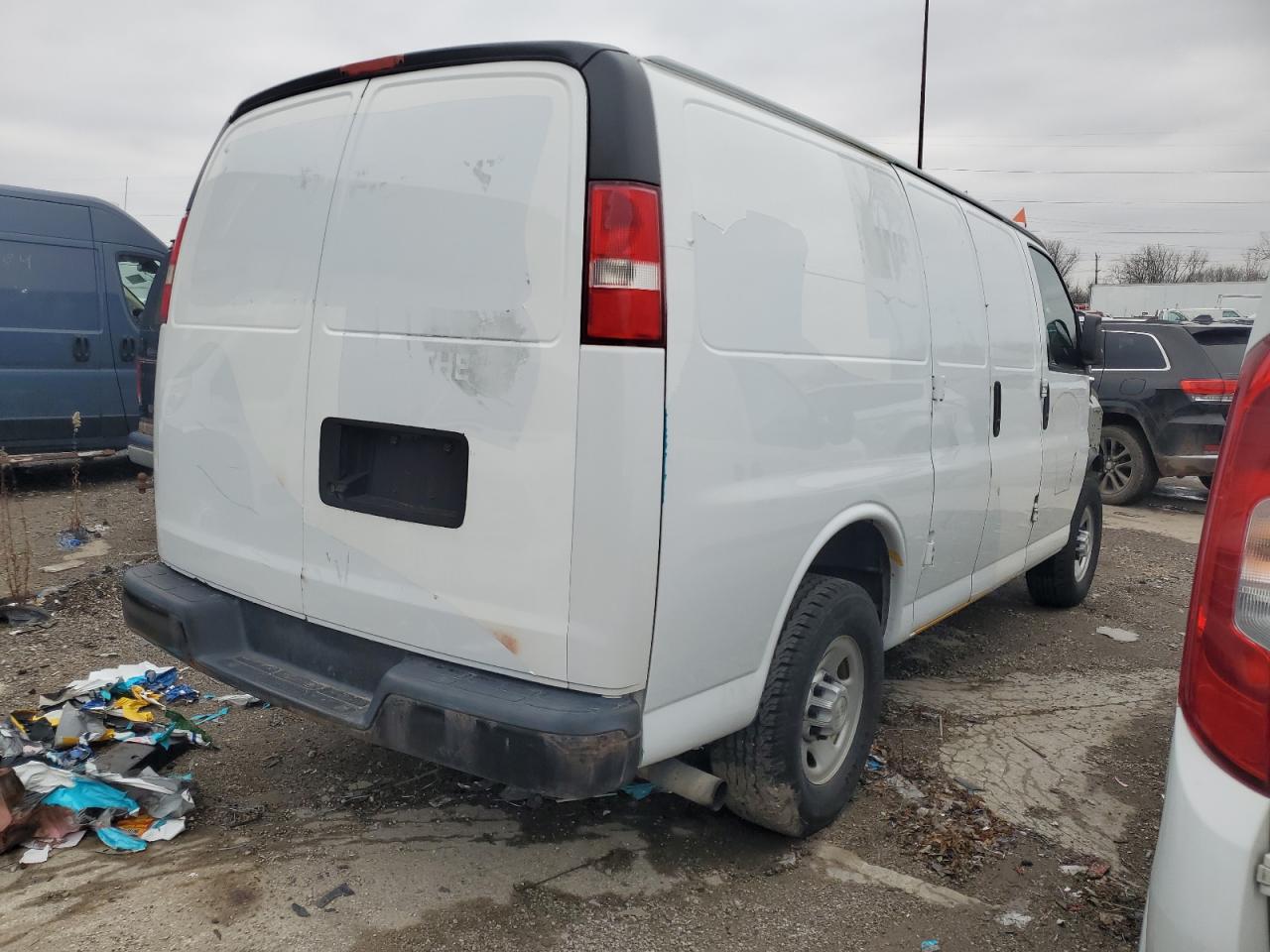 VIN 1GCWGAFF5H1107543 2017 CHEVROLET EXPRESS no.3