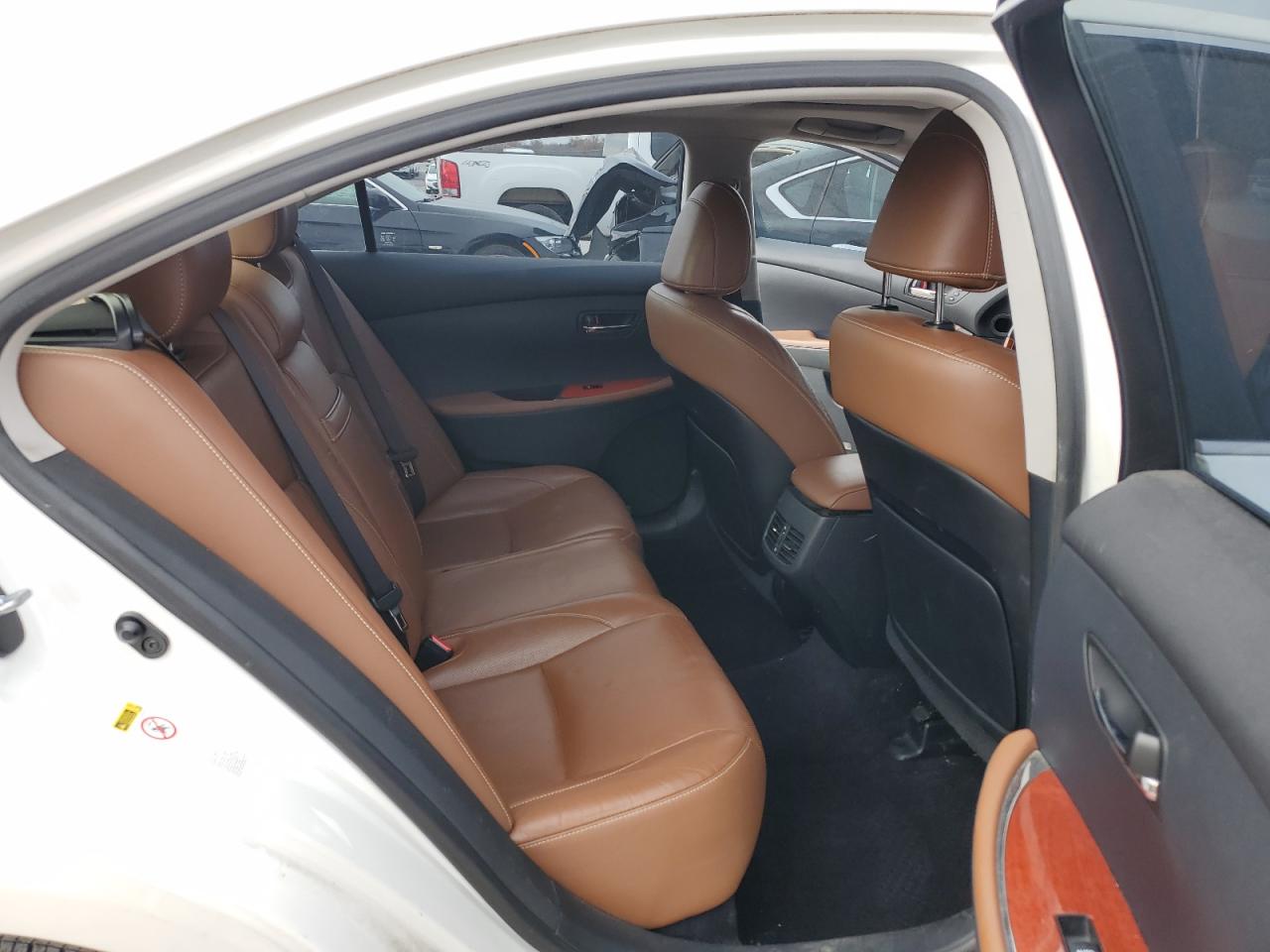2012 Lexus ES - Image 10