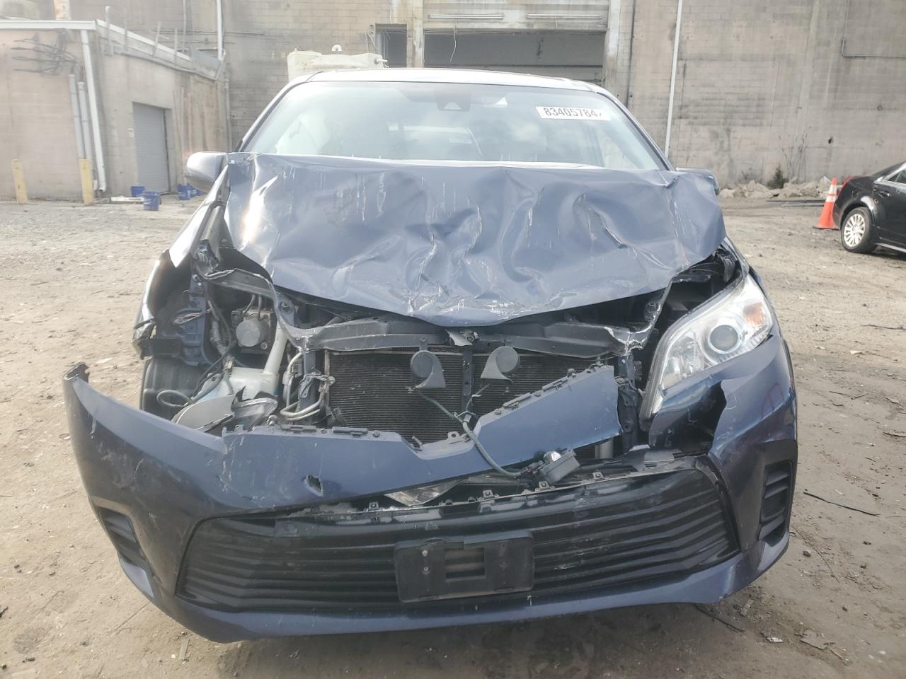 2019 Toyota Sienna - Image 5