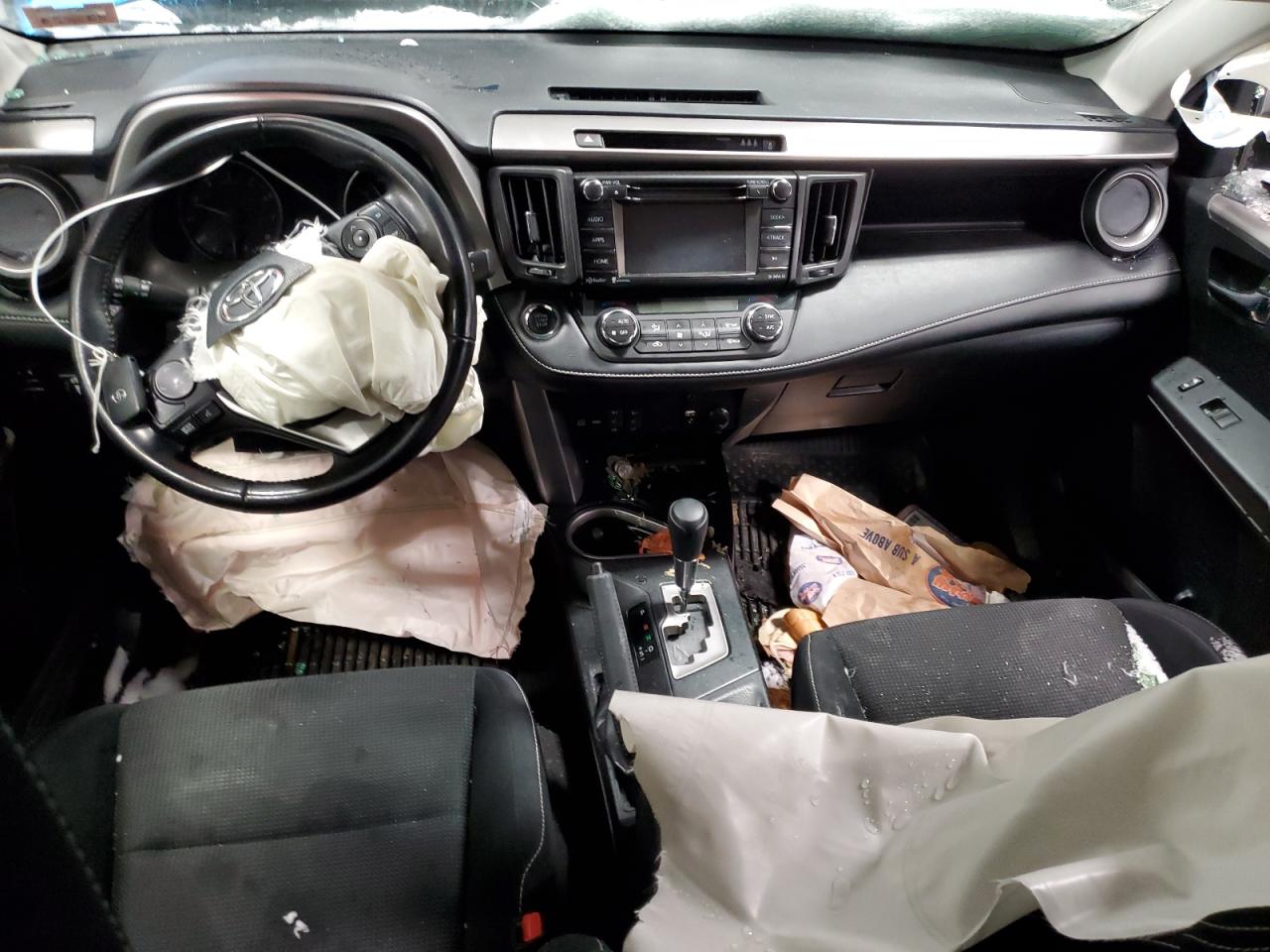2018 Toyota RAV 4 - Image 8