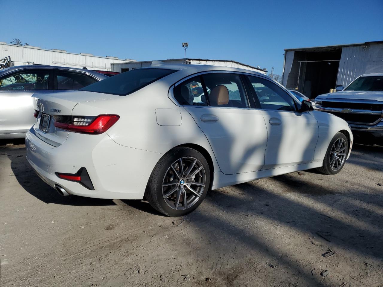 VIN WBA5R1C59KFH11463 2019 BMW 3 SERIES no.3