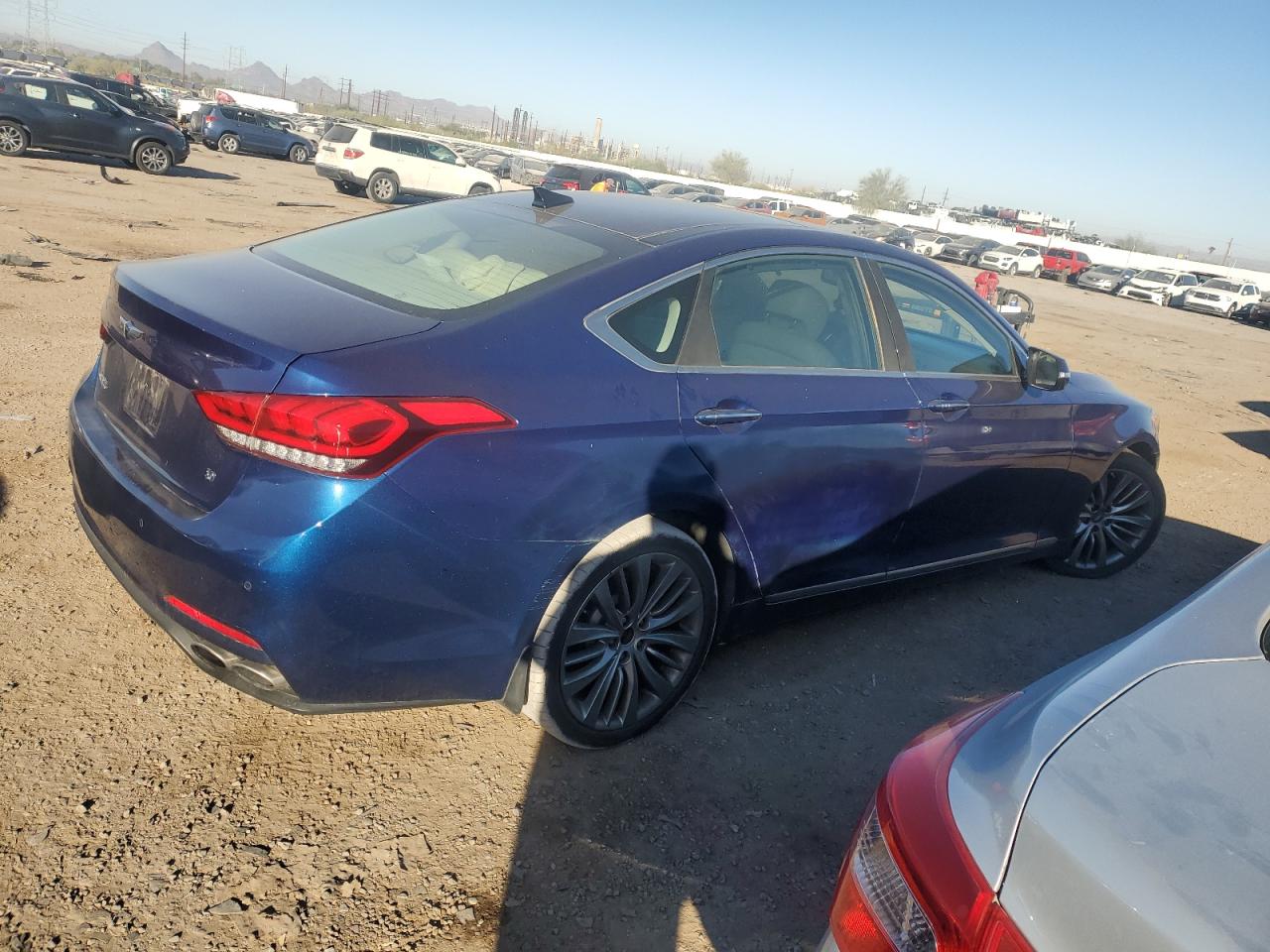 2015 Hyundai Genesis - Image 3