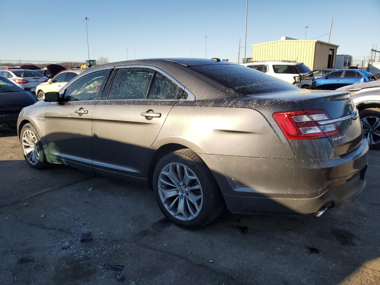 2015 Ford Taurus - Image 2