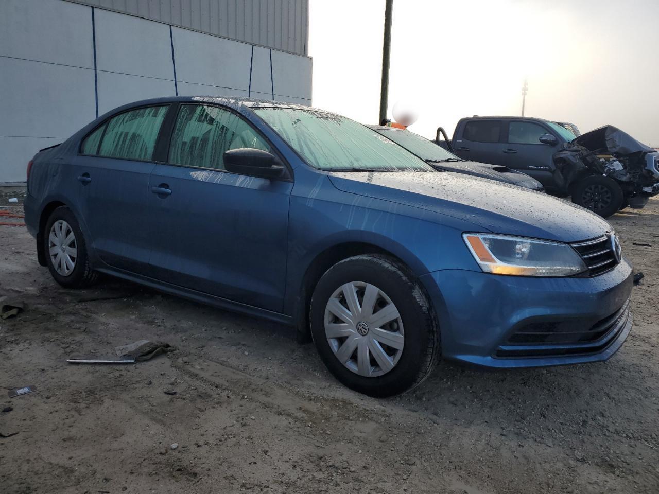 2016 Volkswagen Jetta - Image 4