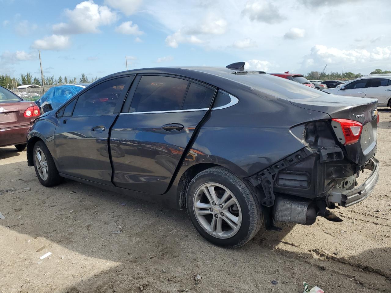 2017 Chevrolet Cruze - Image 2