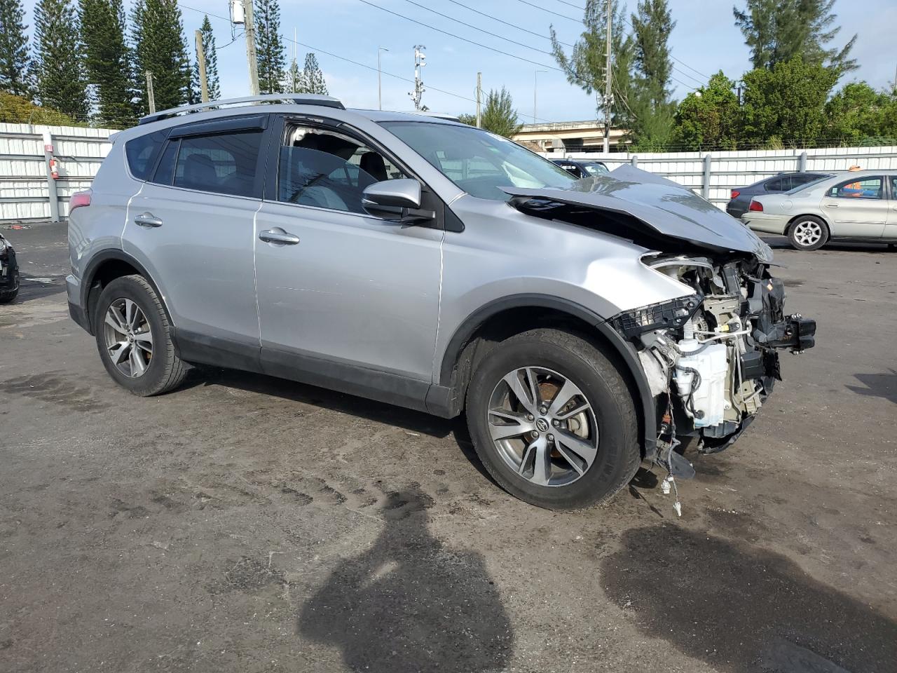 VIN 2T3WFREV1GW270894 2016 TOYOTA RAV4 no.4