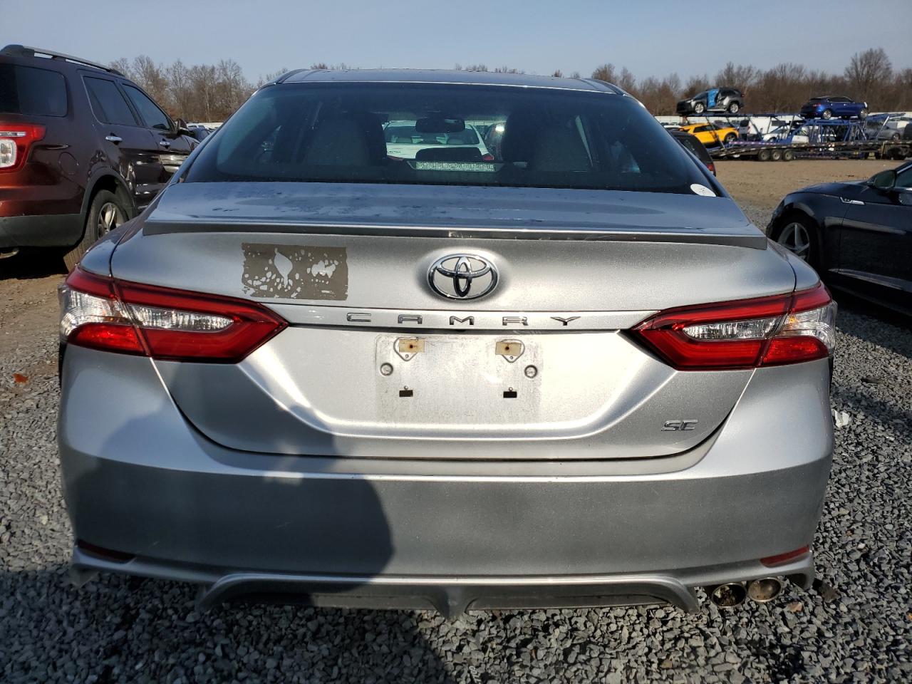 VIN 4T1B11HK8JU668619 2018 TOYOTA CAMRY no.6