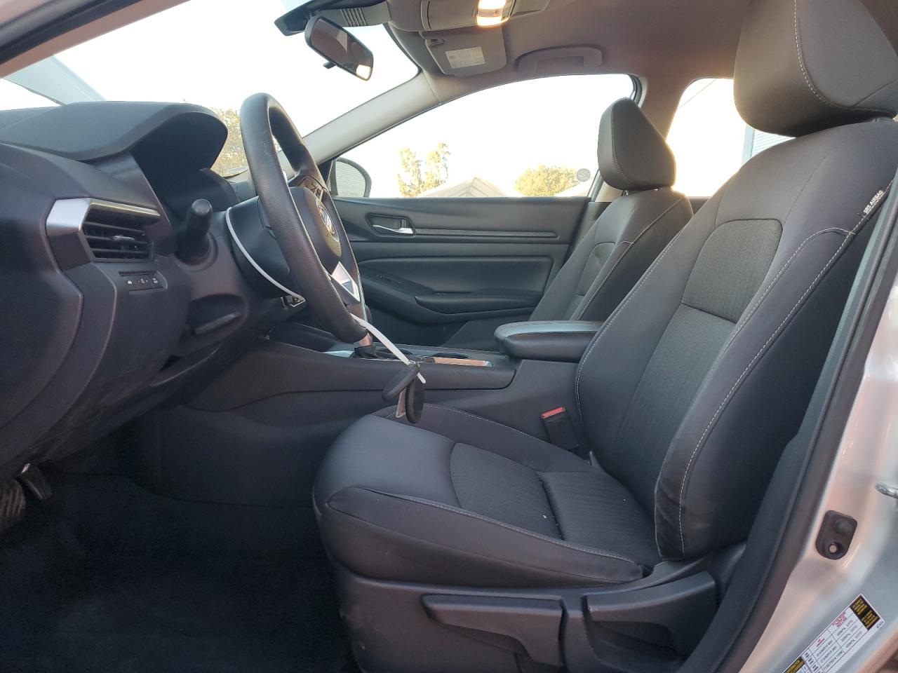 2021 Nissan Altima - Image 7