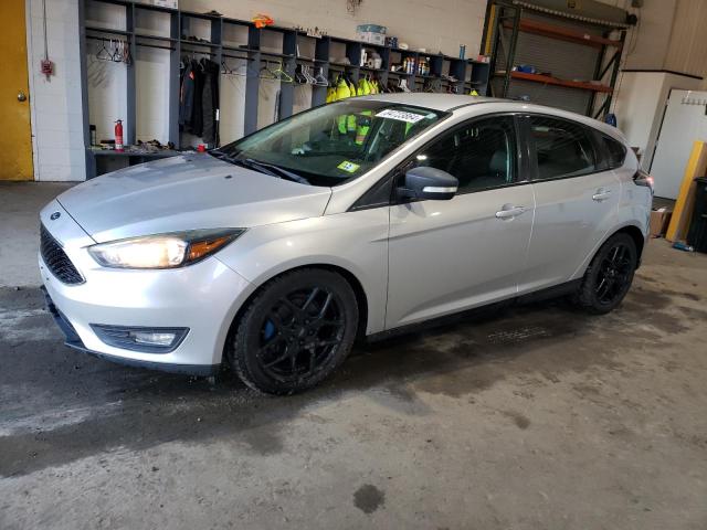 Hatchbacks FORD FOCUS 2016 Srebrny