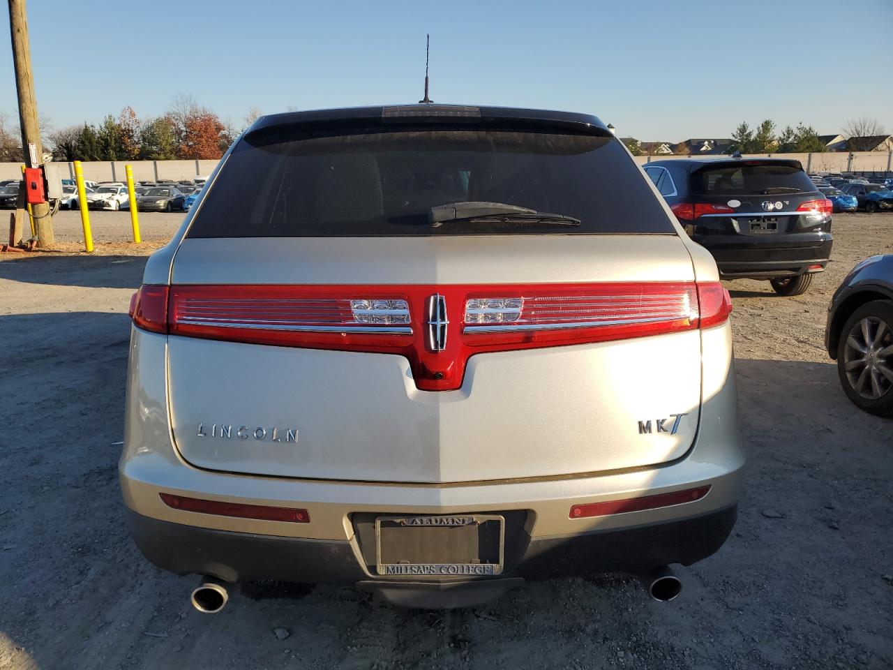 2010 Lincoln MKT - Image 6