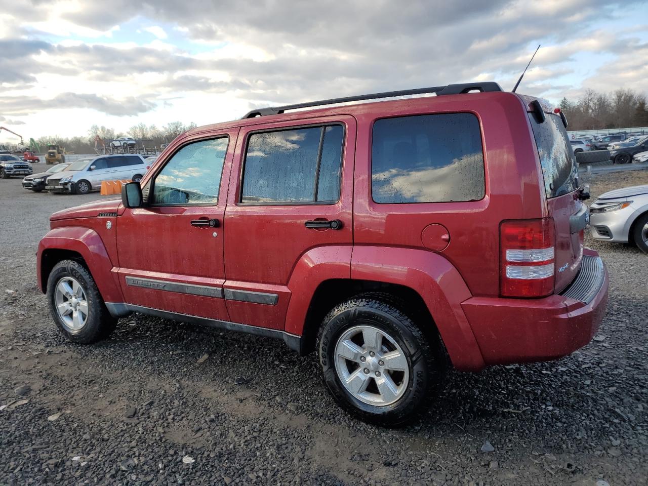 2011 Jeep Liberty (North America) - Image 2