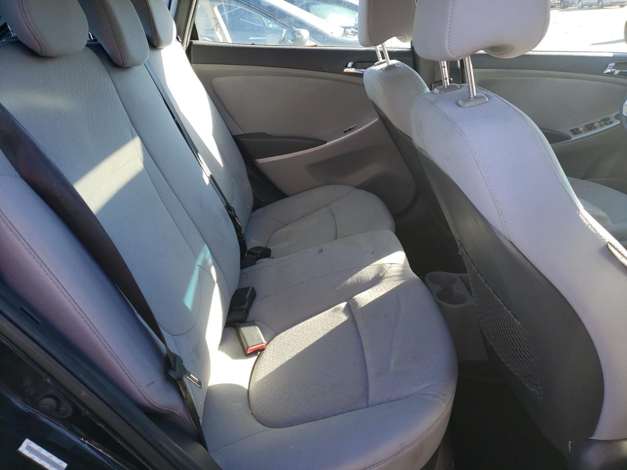 2013 Hyundai Accent - Image 10